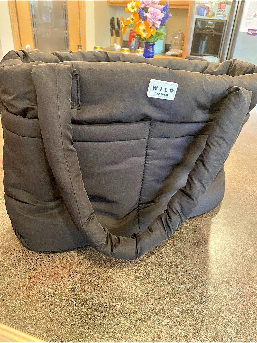 WILO Black Puffer Bag
